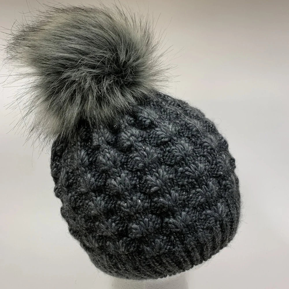 NWOT Villagehouse Chunky Knit Gray Silver Faux Fur Pom Fleece Lined Hat Poland
